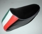 ART P0010TN Sella con gobba VESPA 50 tricolore nera